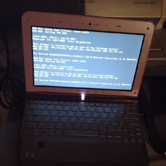 Toshiba Laptop - Picture 1 of 4